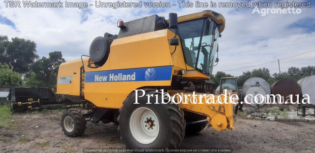 New Holland TC5080 №860 cosechadora de cereales
