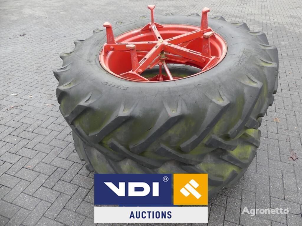 Alliance 2x Tractor tires Alliance 18.4/15-30 rueda