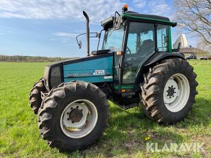 Valtra 900-4 tractor de ruedas